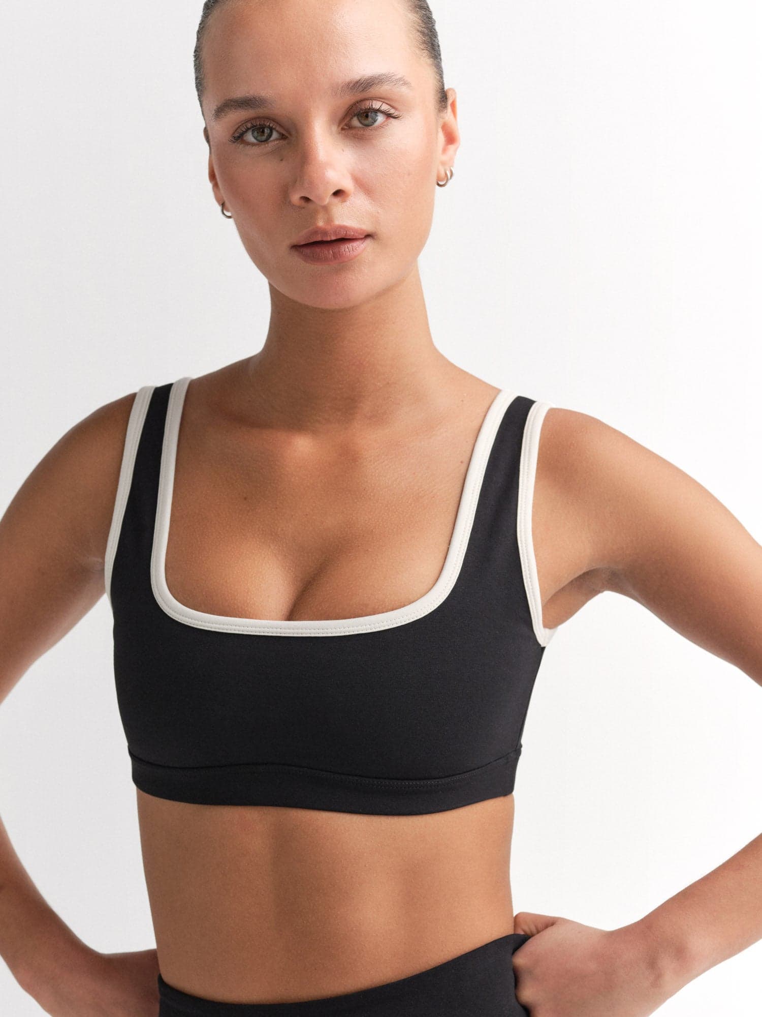 Organic Stretch Contrast Square Neck Sports Bra 1