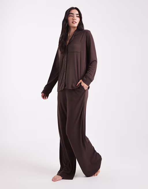 Ensemble de pyjama ultra doux avec chemise boutonnée et pantalon - Marron chocolat